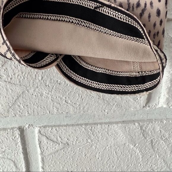 Lululemon Top Speed Crop Running Tights Cream Black Animal Print 4 - Picture 10 of 15